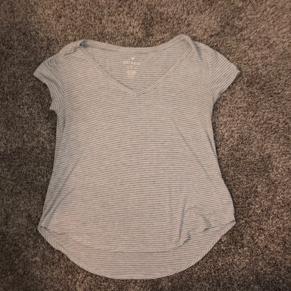 American eagle soft and sexy V neck